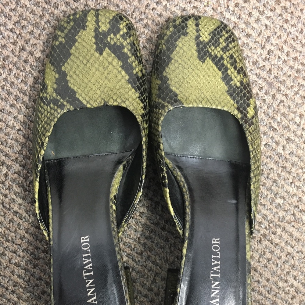 Ann Taylor Lizard print slides